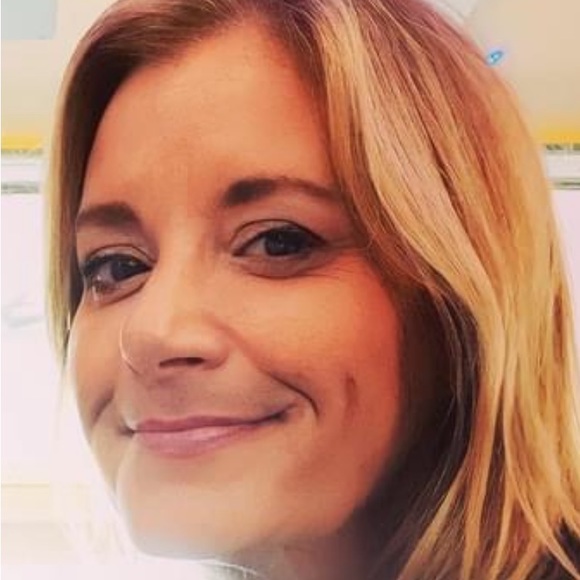 Meet your Posher, Bridget - Picture 1 of 2